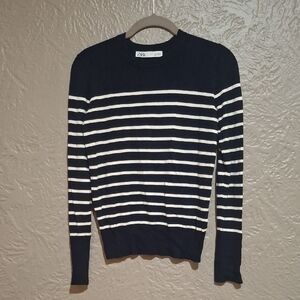 Zara Women's Black and White Striped Crew Neck Sweater Size S